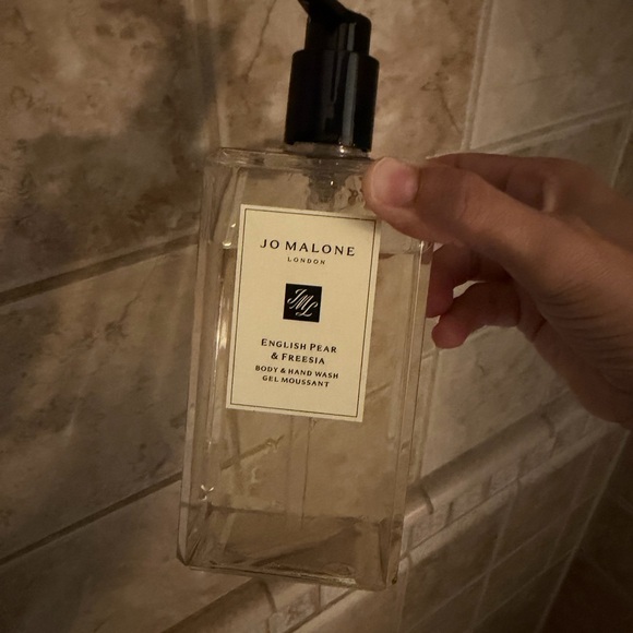 Jo Malone English Pear & Freesia Body & Hand Wash - Picture 1 of 2